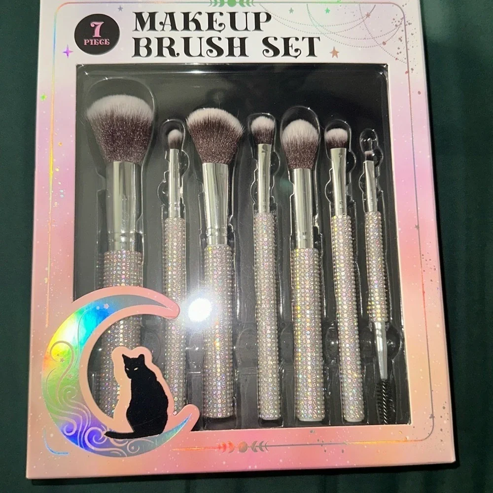 Halloween blinked out make up brush set seven piece💎💎💎💎